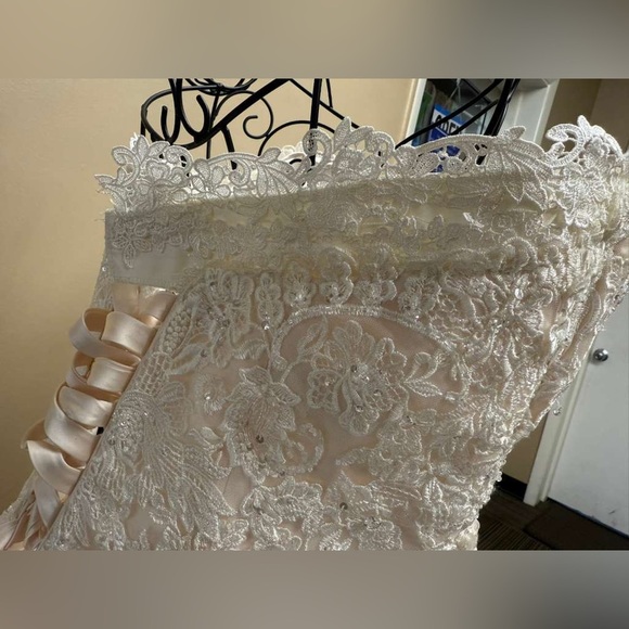 Maggie Sottero Ivory Bridal Gown - Picture 10 of 17